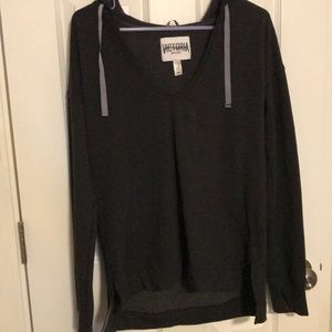 Victoria Sport v-neck hoodie
